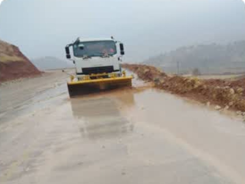 ریزش برداری در ۲۵ مقطع از محورهای ایلام انجام شد ریزش برداری در ۲۵ مقطع از محورهای ایلام انجام شد