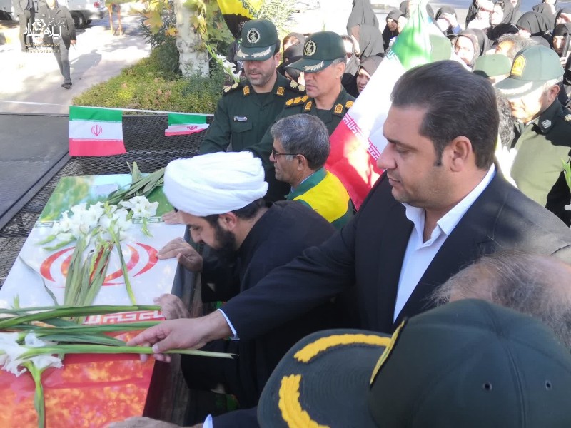 تشییع پیکر مطهر شهید گمنام در چرداول تشییع پیکر مطهر شهید گمنام در چرداول