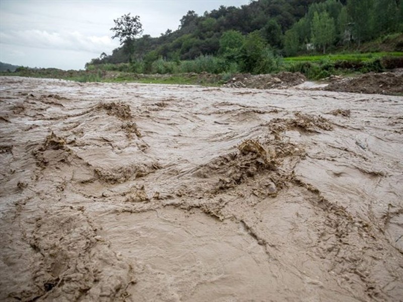 طغیان رودخانه در مرکز شهر دره‌شهر