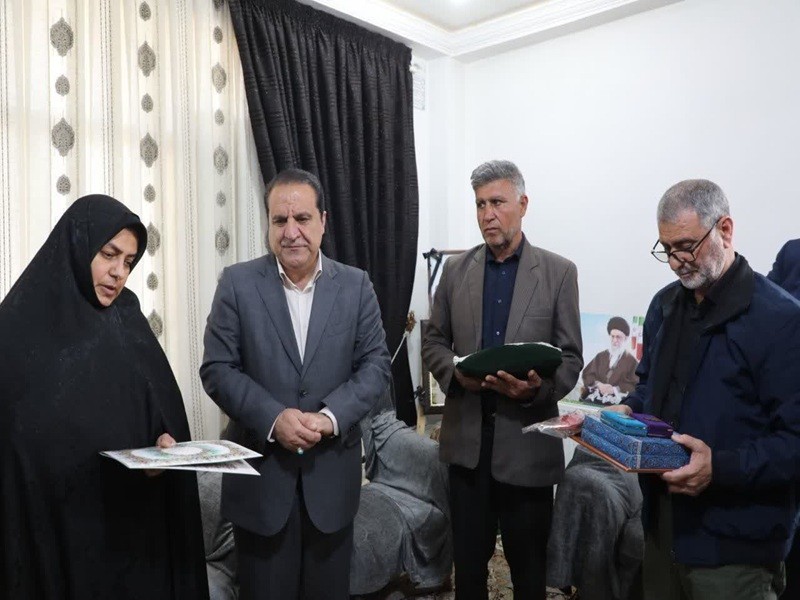 ملت ایران راه شهدا را ادامه می‌دهد