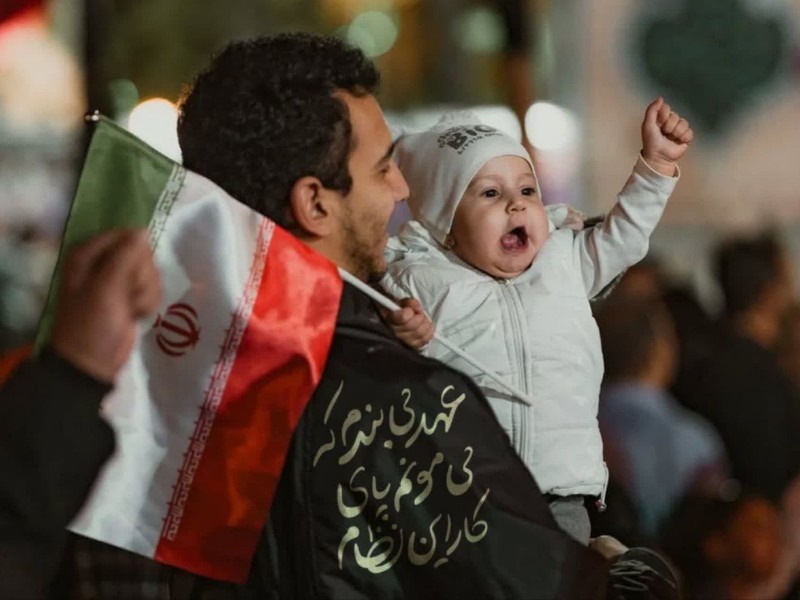 اجرای سرود «دختراتو ببین» در اجتماعات شبانه ملکشاهی