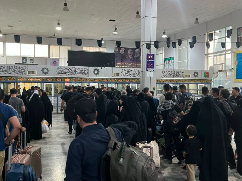 آغاز موج سفر زائران حسینی به عتبات از مهران آغاز موج سفر زائران حسینی به عتبات از مهران