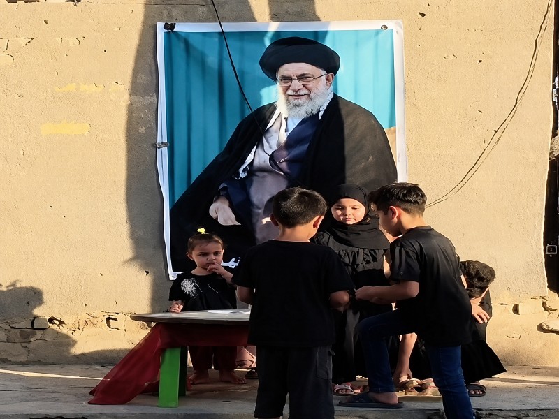 موکب کودکان عراقی با یاد رهبر شهید موکب کودکان عراقی با یاد رهبر شهید