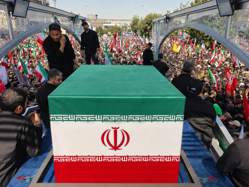 پیکر «آقای شهید ایران» به میدان آزادی رسید پیکر «آقای شهید ایران» به میدان آزادی رسید