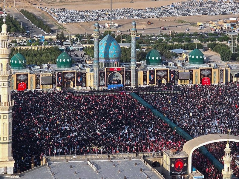 تصاویر هوایی جمکران از بدرقه باشکوه «قائد امت»