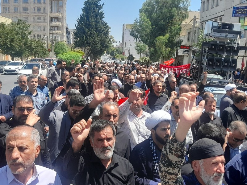 حضور پرشور ایلامی‌ها در راهپیمایی خونخواهی رهبر شهید