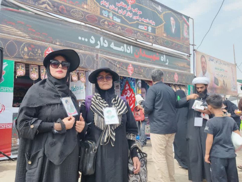 توزیع ۶ هزار قلم اقلام فرهنگی میان زائران در مهران توزیع ۶ هزار قلم اقلام فرهنگی میان زائران در مهران