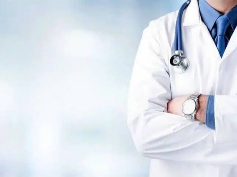 یک پزشک، یک دنیا تعهد
